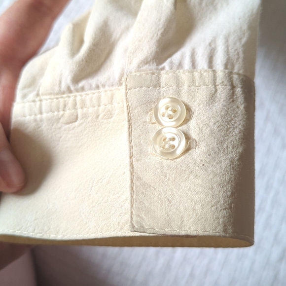 Womens Buttoned Blouse with Subtle Floral Pattern & French Cuffs sz Large - Picture 8 of 8